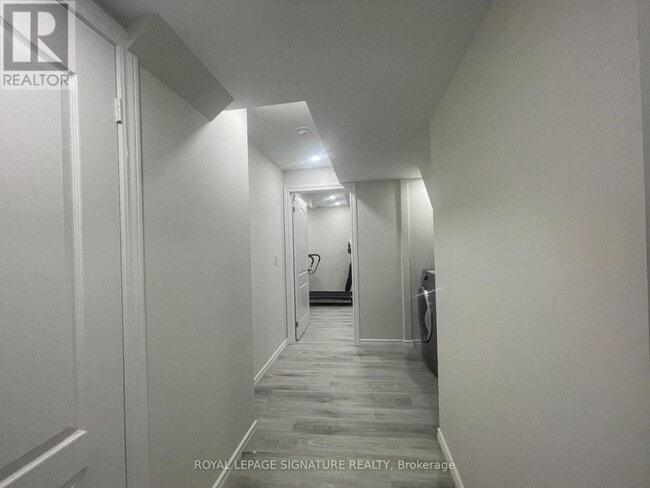 Building Photo - 99 Convoy Crescent