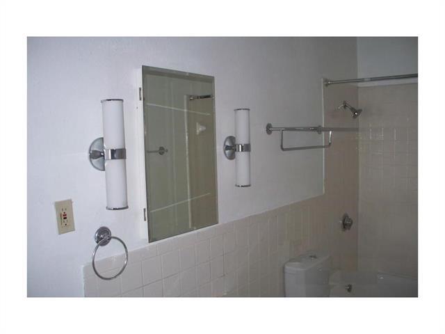 Building Photo - 907 Jefferson Blvd