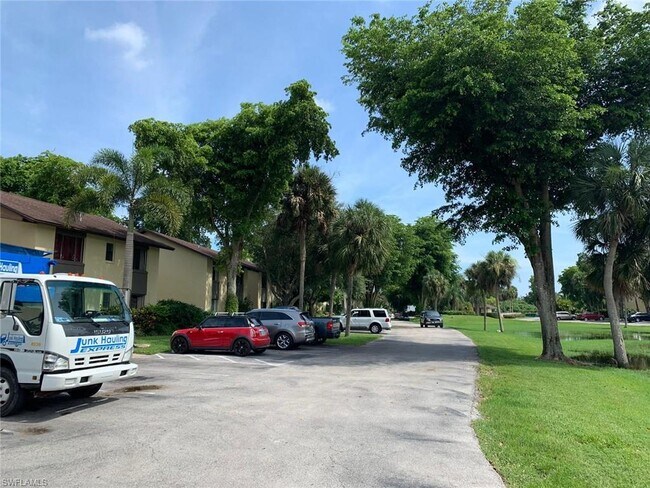 Foto del edificio - 1420 Green Valley Cir