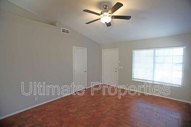 Foto del edificio - 7816 W Ocotillo Rd