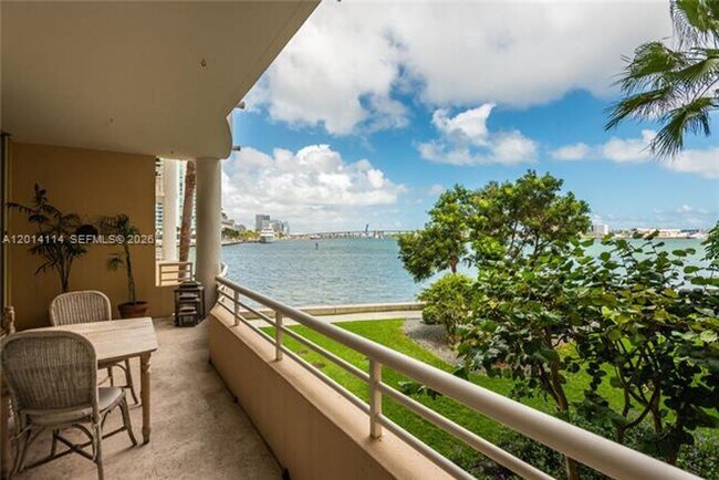 Foto del edificio - 888 Brickell Key Dr