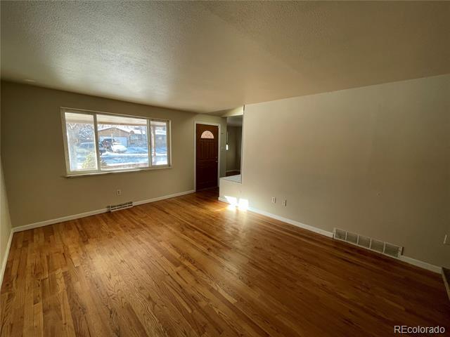 Foto del edificio - 1250 S Ames St