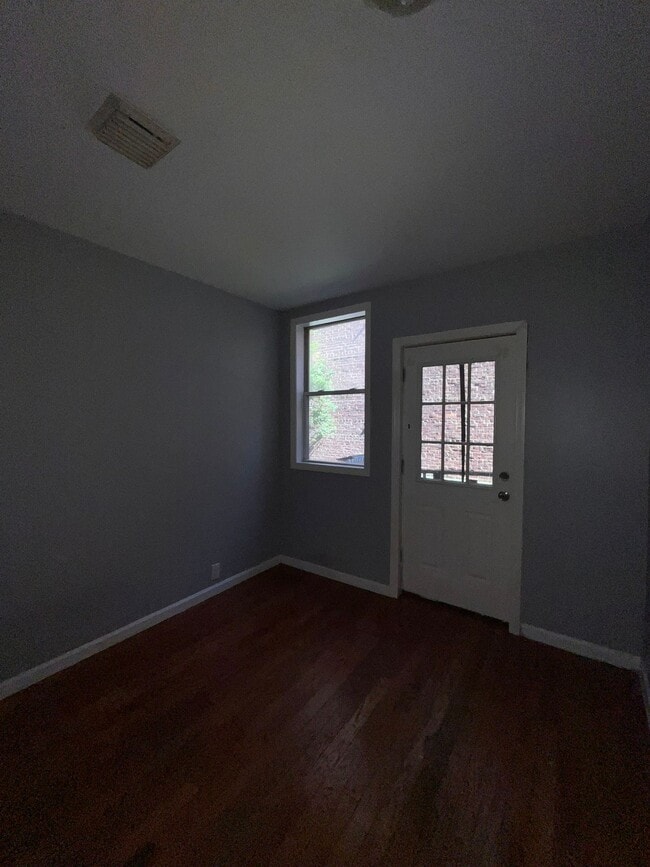 Building Photo - 62 Van Reypen St
