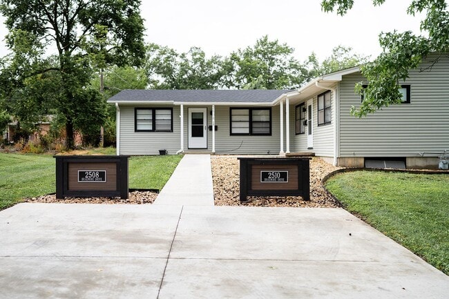 Building Photo - 2510 Braemore Rd