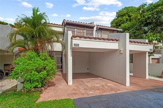 Building Photo - 6556 Racquet Club Dr