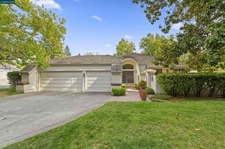Building Photo - 51 Deer Meadow Ln
