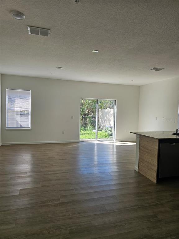 Foto del edificio - 1213 Southstation Pl