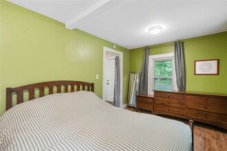 Building Photo - 570 Spencer Rd