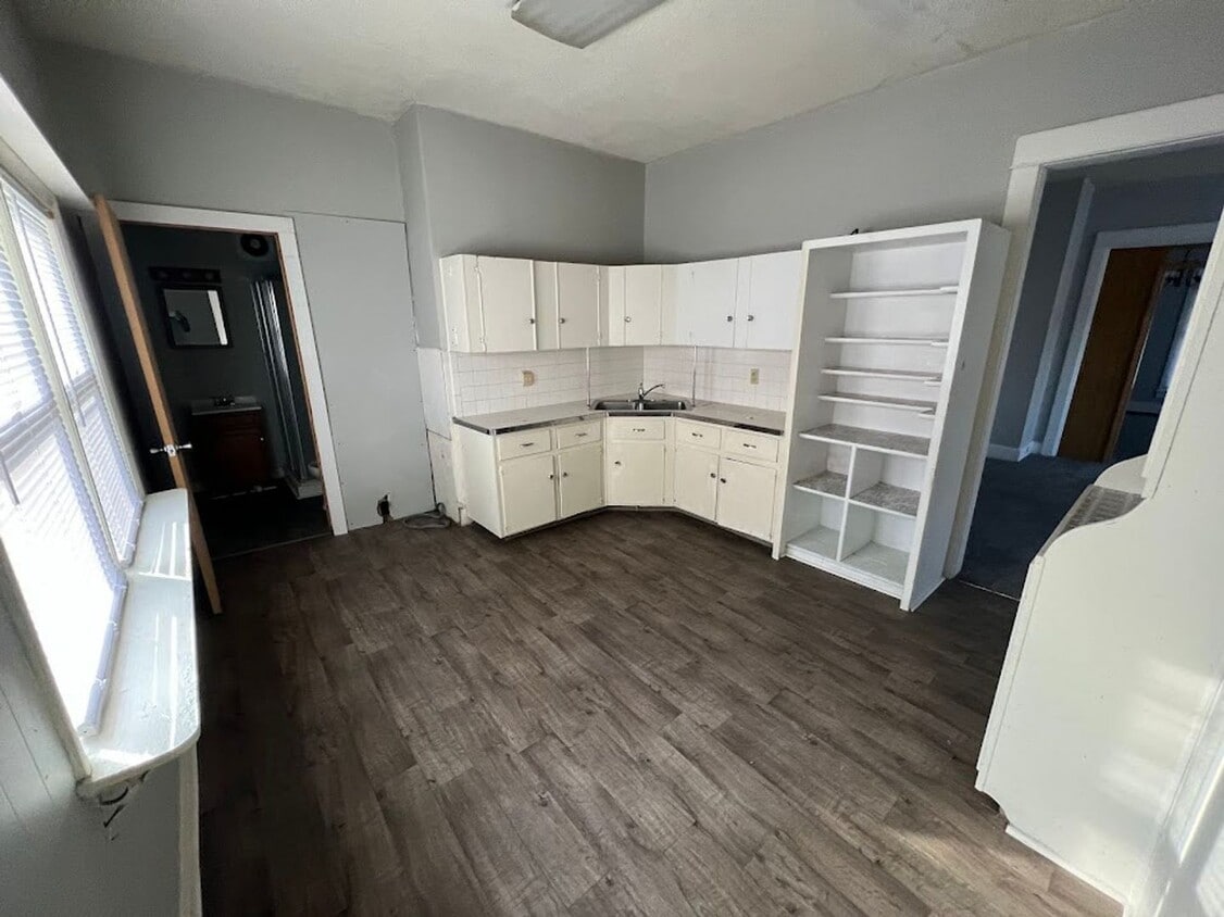 Building Photo - 1621 W Jackson St