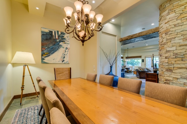 Foto del edificio - 549 Regents Gate Dr