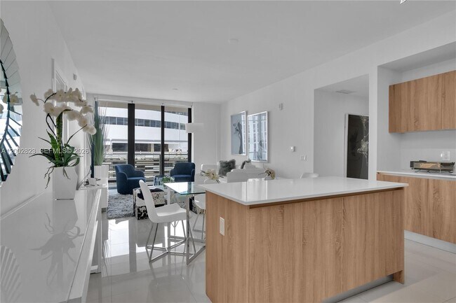 Foto del edificio - 2960 NE 207th St