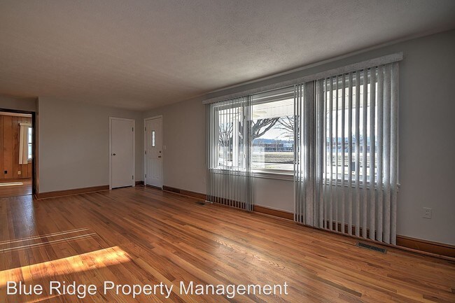 Foto del edificio - 3 br, 2 bath House - 1536 Kenmore Drive