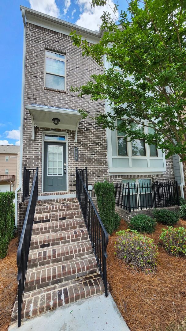 Foto del edificio - Modern Corner-Lot Townhome in Berkeley Vil...