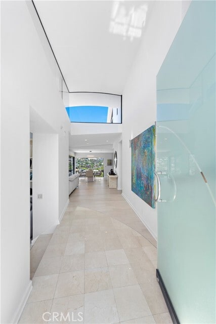 Building Photo - 940 Summit Dr