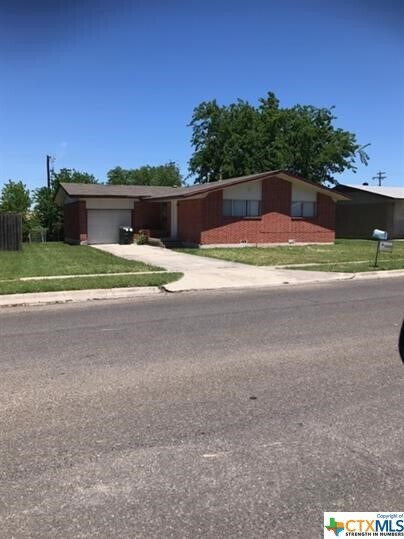 Primary Photo - 1205 Robertson Ave