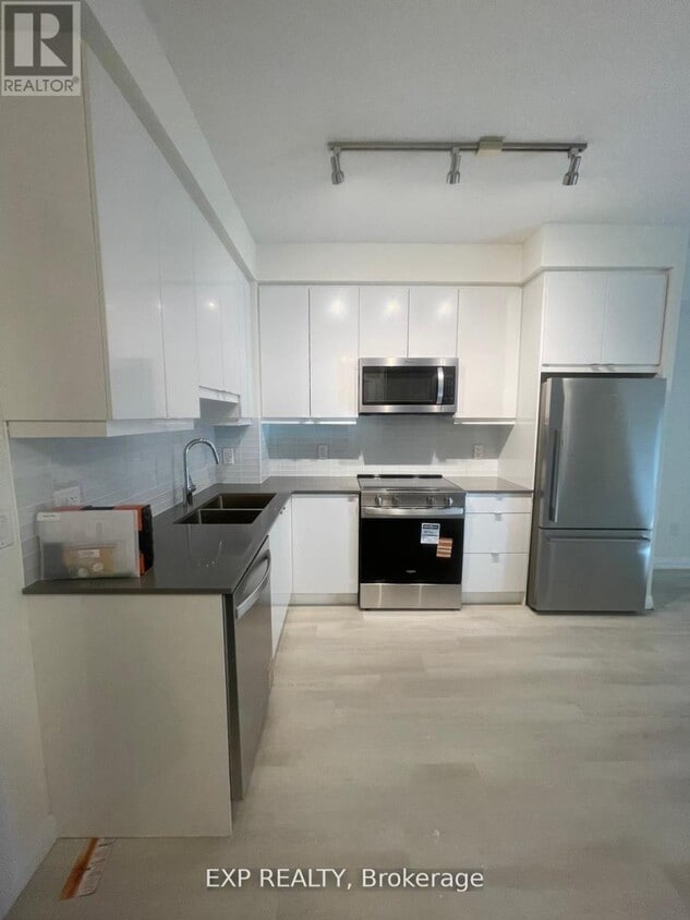 Primary Photo - 3260 Sheppard Ave E