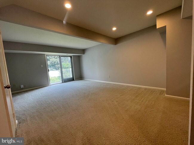 Building Photo - 6137 Strasburg Dr