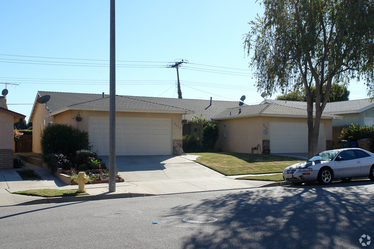 Primary Photo - 8630 Henderson Rd