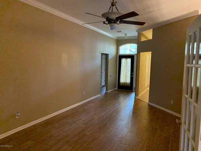 Building Photo - 9559 Southbrook Dr