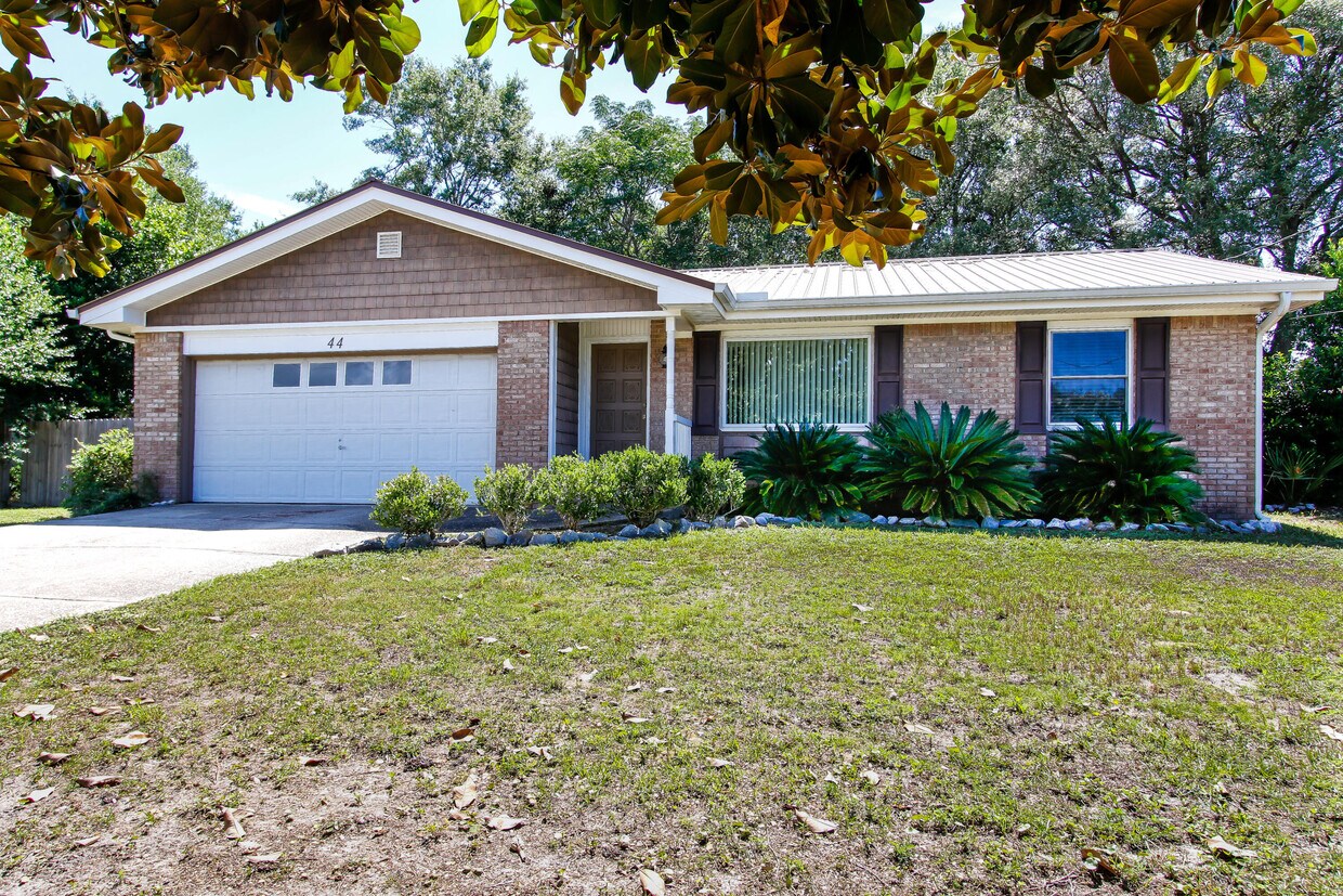 44 9th St, Shalimar, FL 32579 House Rental in Shalimar, FL