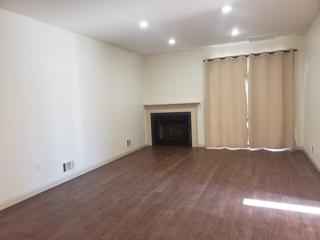 Large Living Room - 111 Country Club Dr