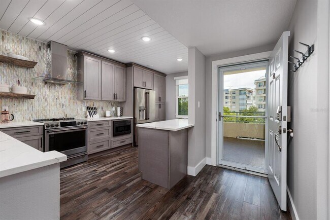 Foto del edificio - 7932 Sailboat Key Blvd S