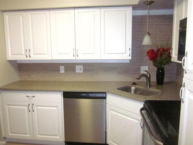 Building Photo - 2456 Ecuadorian Way