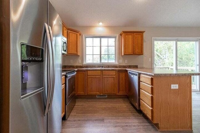 Building Photo - 602 Campusview Dr