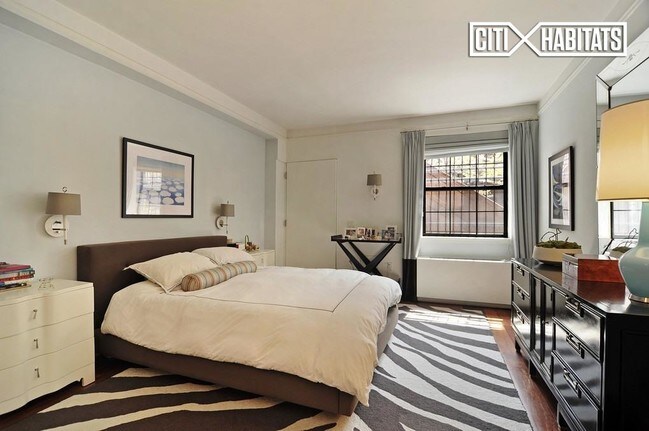 Foto del edificio - 310 W 120th St