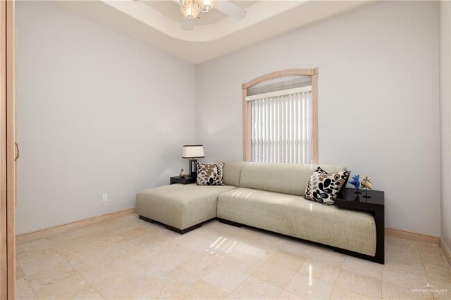 Building Photo - 27 N "E" St