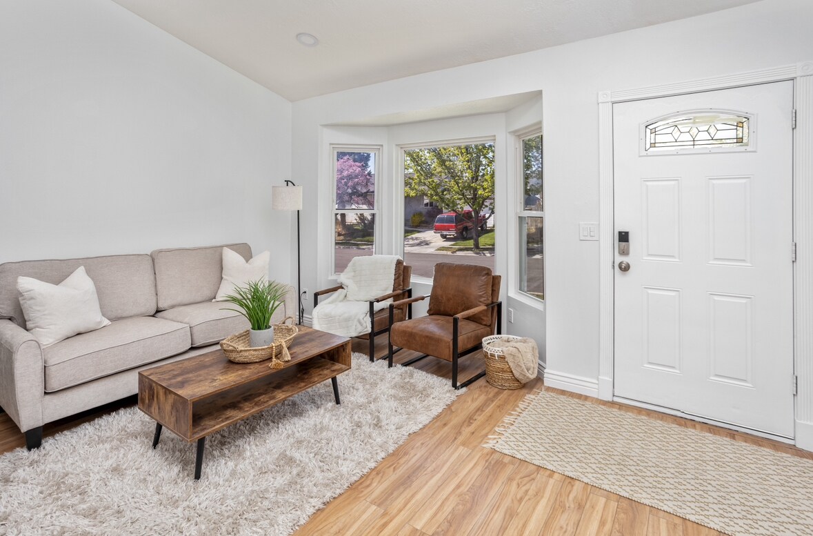 Foto principal - 763 W Windflower Ln