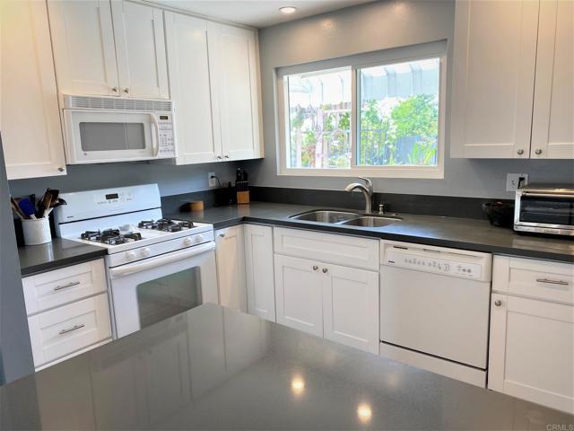 Foto del edificio - 1421 Temple Heights Dr