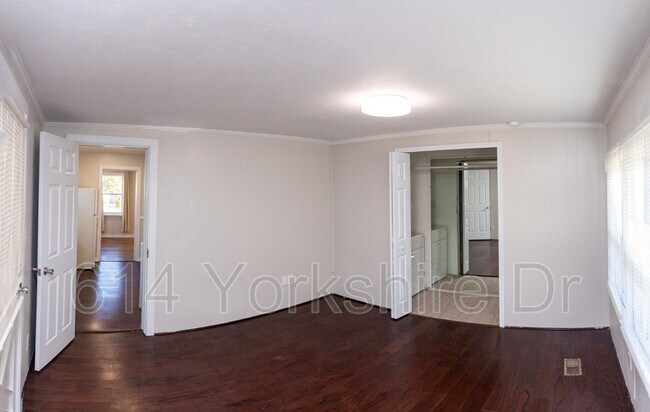 Building Photo - 614 Yorkshire Dr