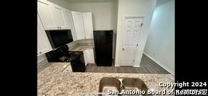 Foto del edificio - 6942 Crestway Rd