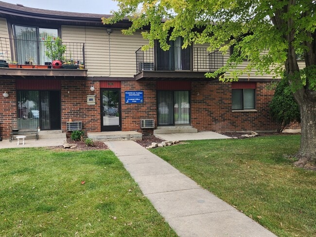 Building Photo - Hometown Harbor Apartments