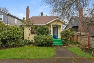 Building Photo - 731 N 67th St