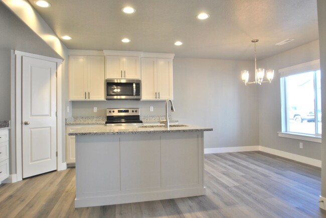 Building Photo - 2211 S 1150 W