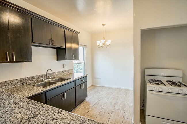 Building Photo - 921 S Bonnie Brae St Los Angeles, CA 90006