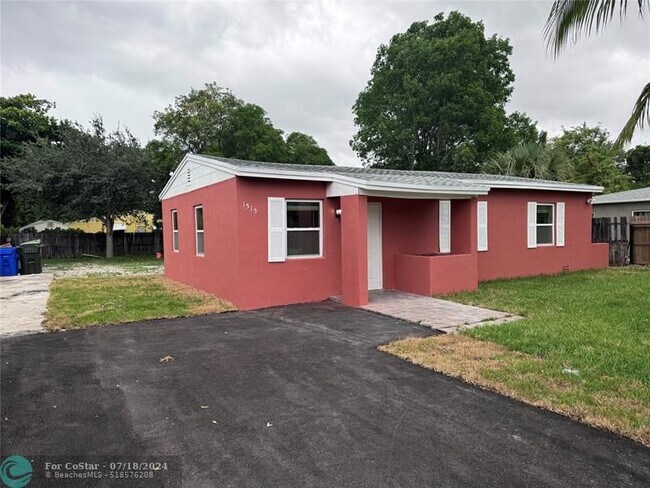 Building Photo - 1515 NW 11th Pl