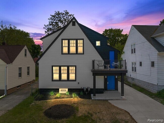 Foto del edificio - 310 E Harry Ave