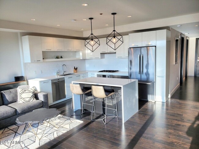 Foto del edificio - 4422 N 75th St