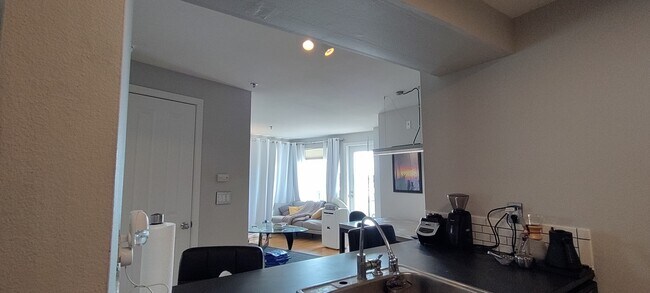 Foto del edificio - 530 Melrose Ave E