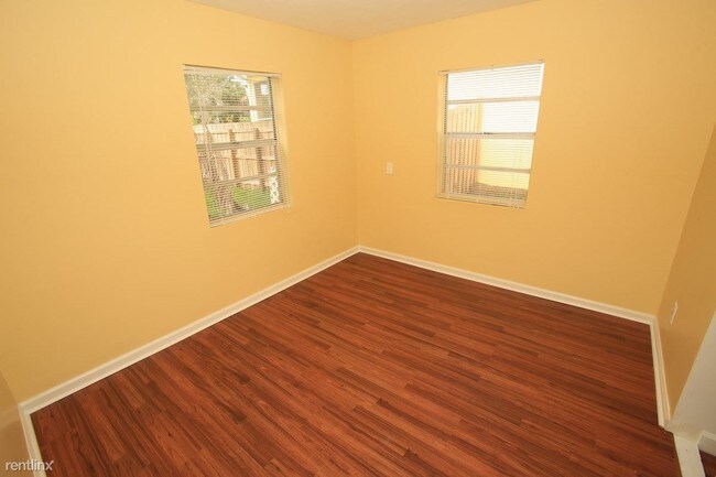 Building Photo - 3 br, 2 bath House - 939 SW 34th Street