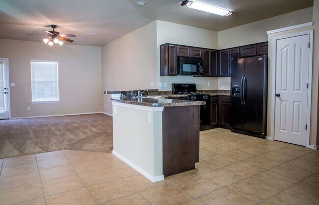 Building Photo - 2969 Pino Triste Dr