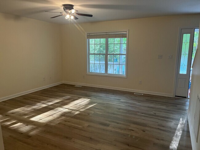 Sala de estar - 1317 Hill Street