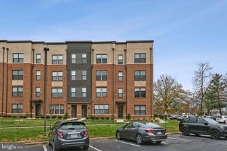 Building Photo - 55 Silverway Dr