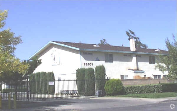 Building Photo - Palmdale Villa Apartments Bldg 2
