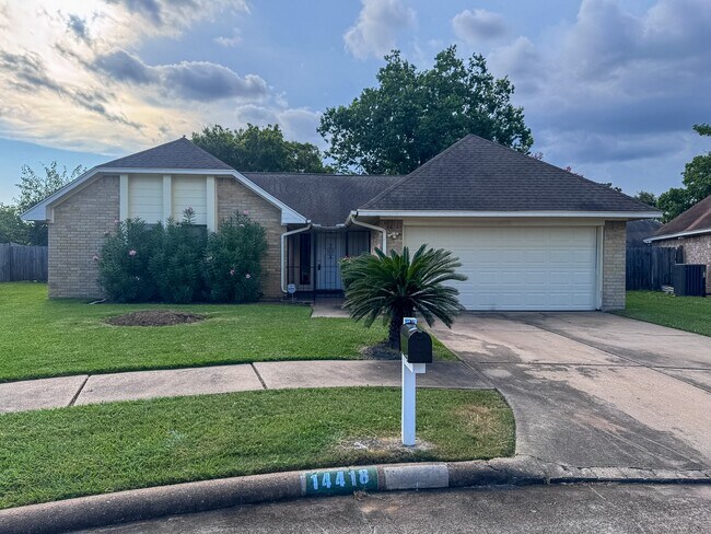 Foto del edificio - 14418 Moorfield Dr