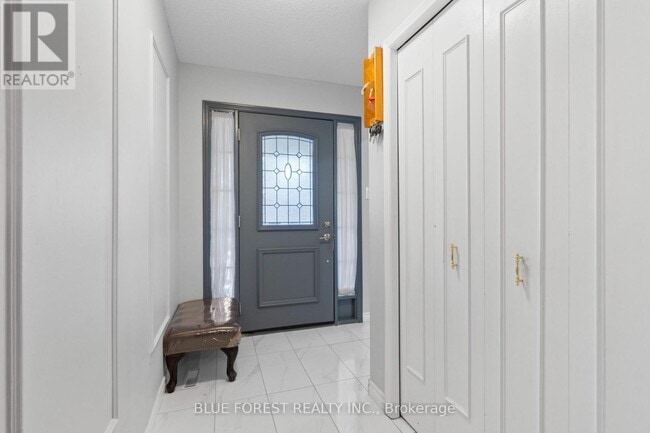Building Photo - 7 Fairchild Crescent
