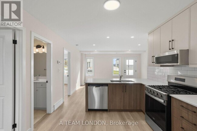 Photo du bâtiment - 310 Callaway Rd